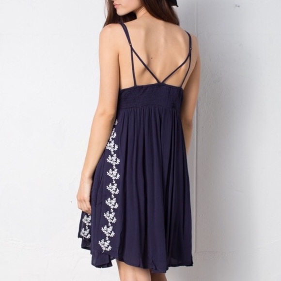 NWT April Spirit Embroidered Bohemian Dress - Picture 3 of 5